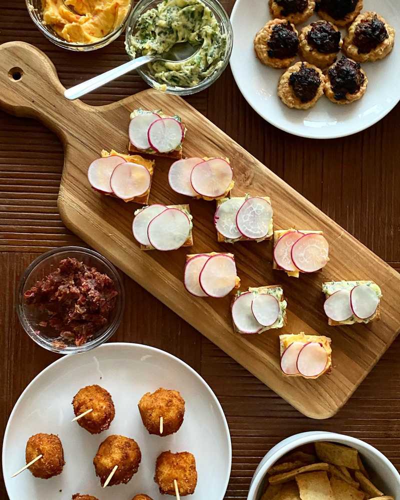 Made a pretty dope spread with some leftover Thanksgiving ingredients. Going for a Thanksgiving amuse bouche vibe. 🍠 sweet potato croquettes
🥖 challah…